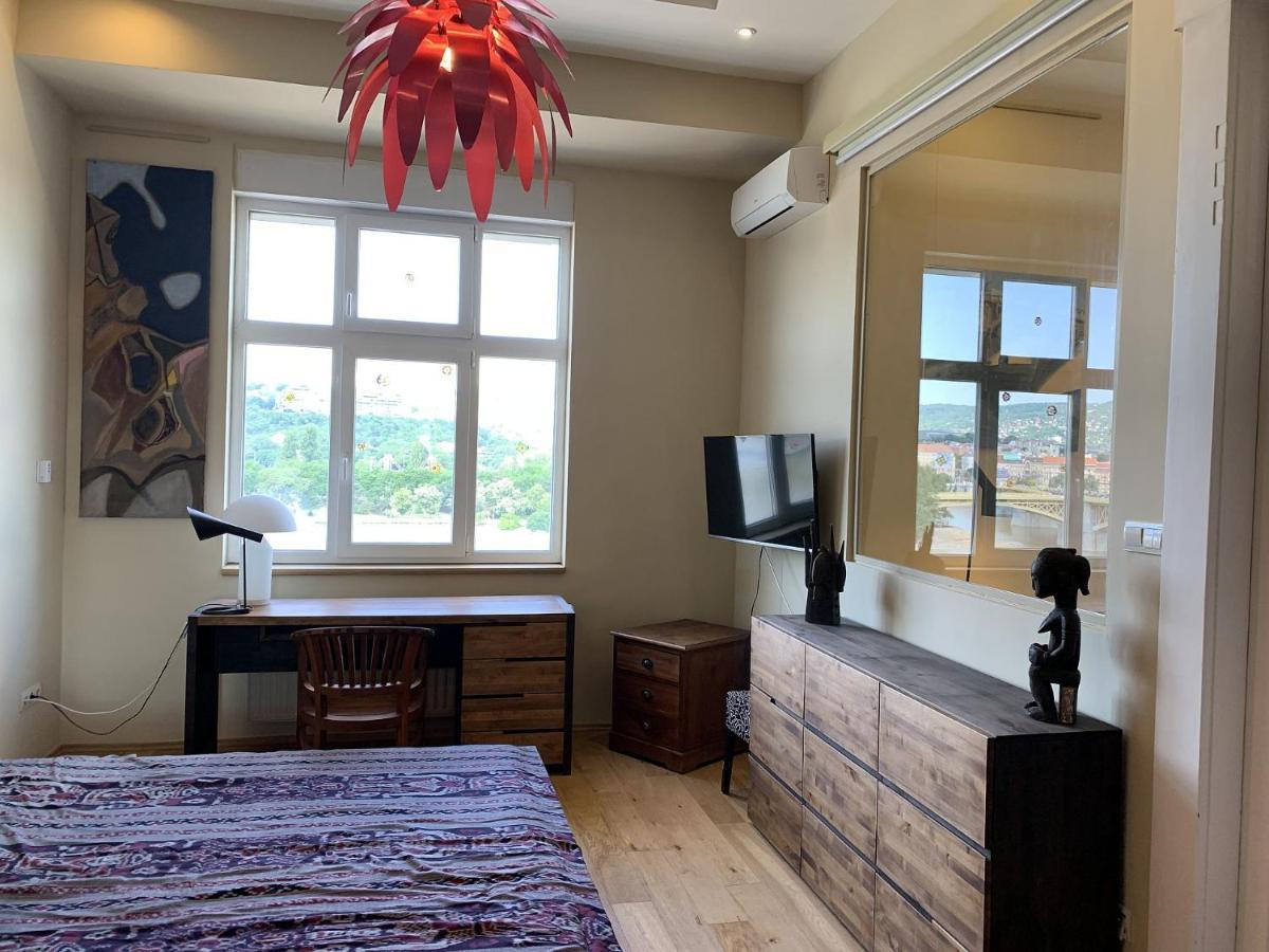 Riverside Gem In The Center Apartament *